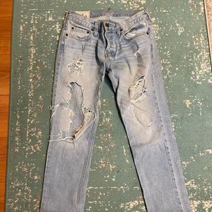 Hollister ripped light jeans, size 31 x 30